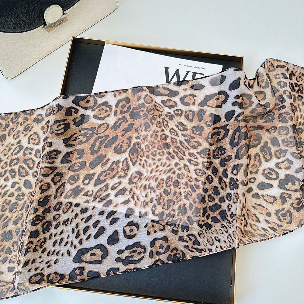 Leopard Small Long Silk Scarf  - Silk Tie Striped recension och pris