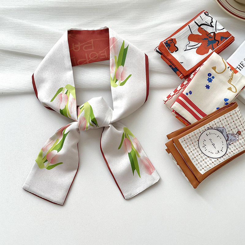 New luxury Brand Model Small S - Silk Neck Scarf recension och pris